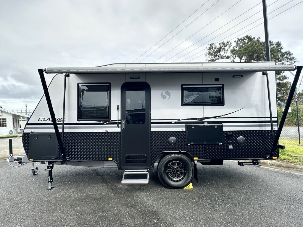 NEW 2026 SUPREME CLASSIC TOURER CARAVAN 1 AXLE