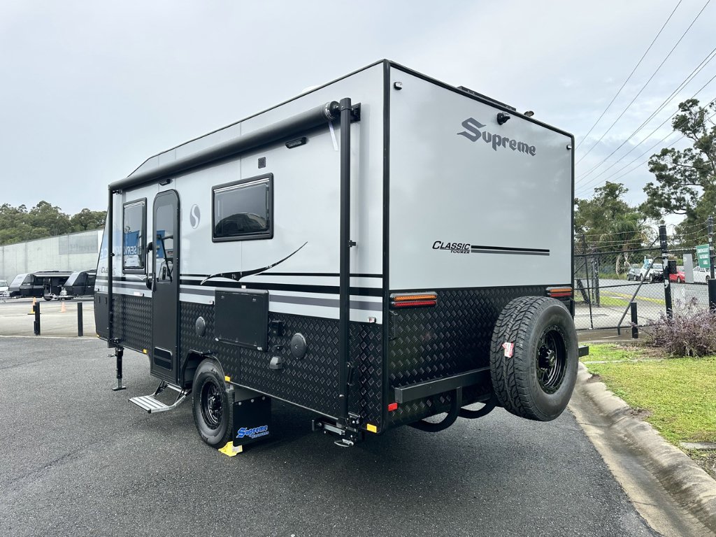 NEW 2026 SUPREME CLASSIC TOURER CARAVAN 1 AXLE