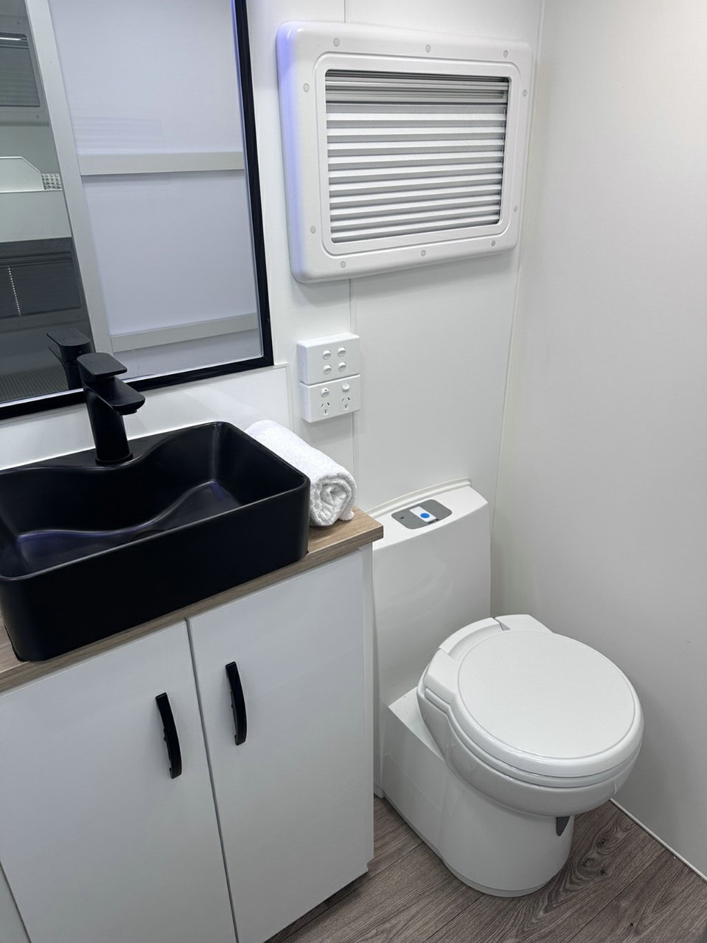 NEW 2026 LEADER CARAVANS GOLD LE CARAVAN 2 AXLE