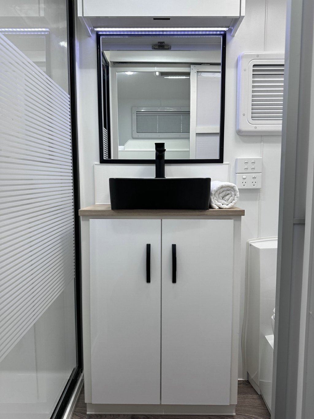 NEW 2026 LEADER CARAVANS GOLD LE CARAVAN 2 AXLE