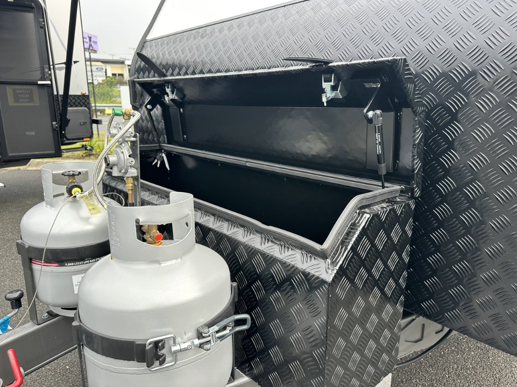 NEW 2026 SUPREME EXECUTIVE CARAVAN 2 AXLE