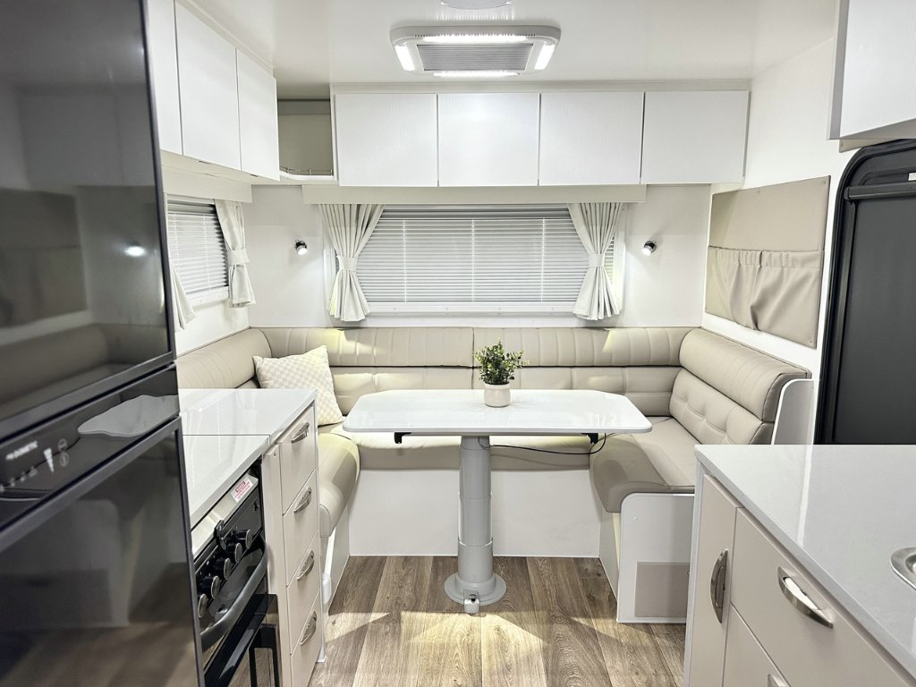 NEW 2026 SUPREME EXECUTIVE CARAVAN 2 AXLE