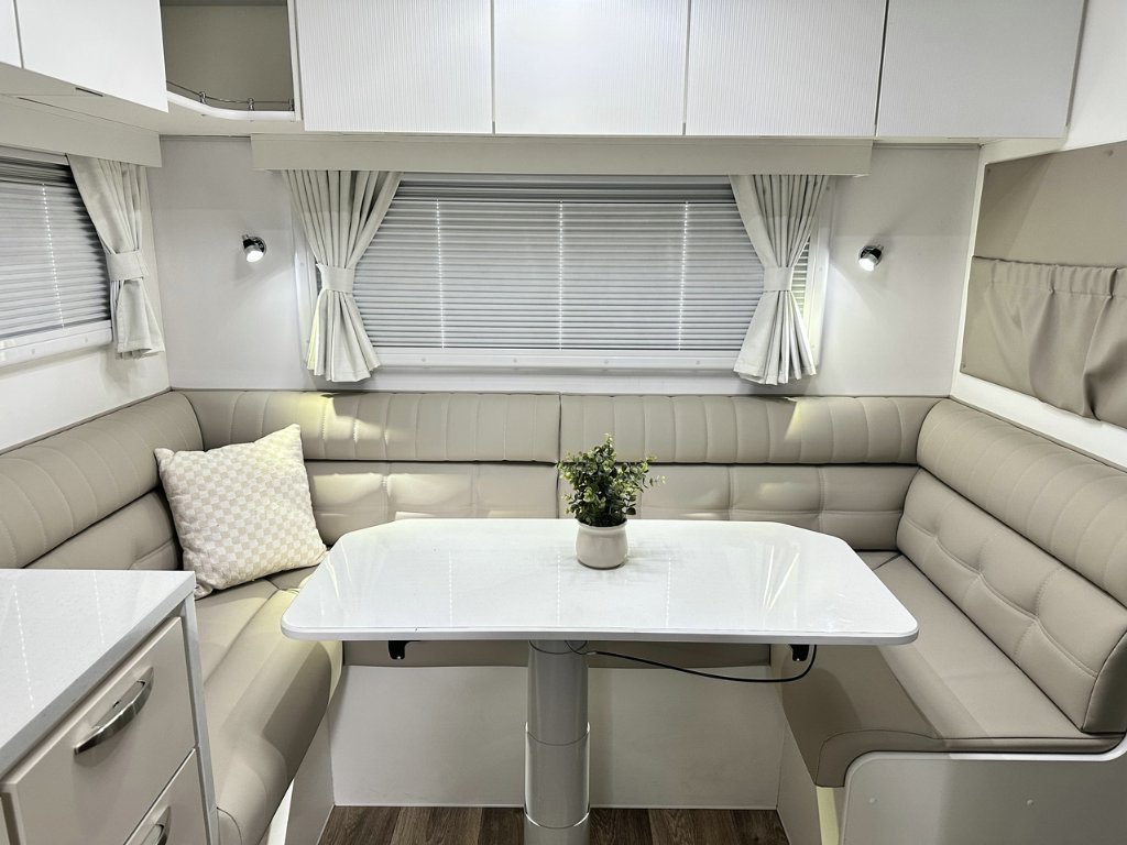 NEW 2026 SUPREME EXECUTIVE CARAVAN 2 AXLE