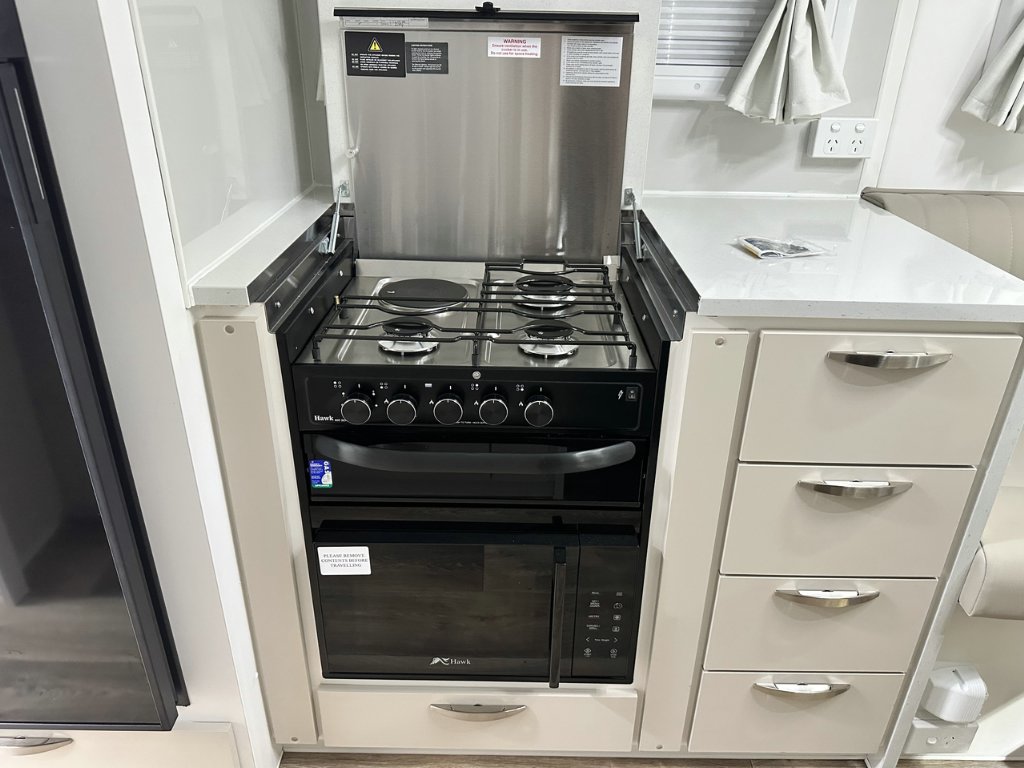 NEW 2026 SUPREME EXECUTIVE CARAVAN 2 AXLE