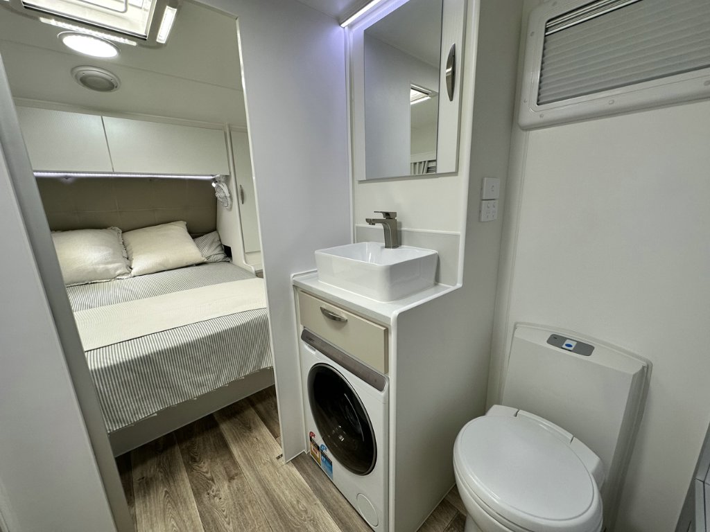 NEW 2026 SUPREME EXECUTIVE CARAVAN 2 AXLE