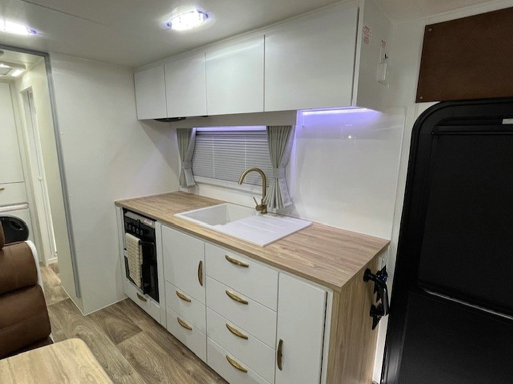 NEW 2026 LEADER CARAVANS XPEDITION CARAVAN 2 AXLE