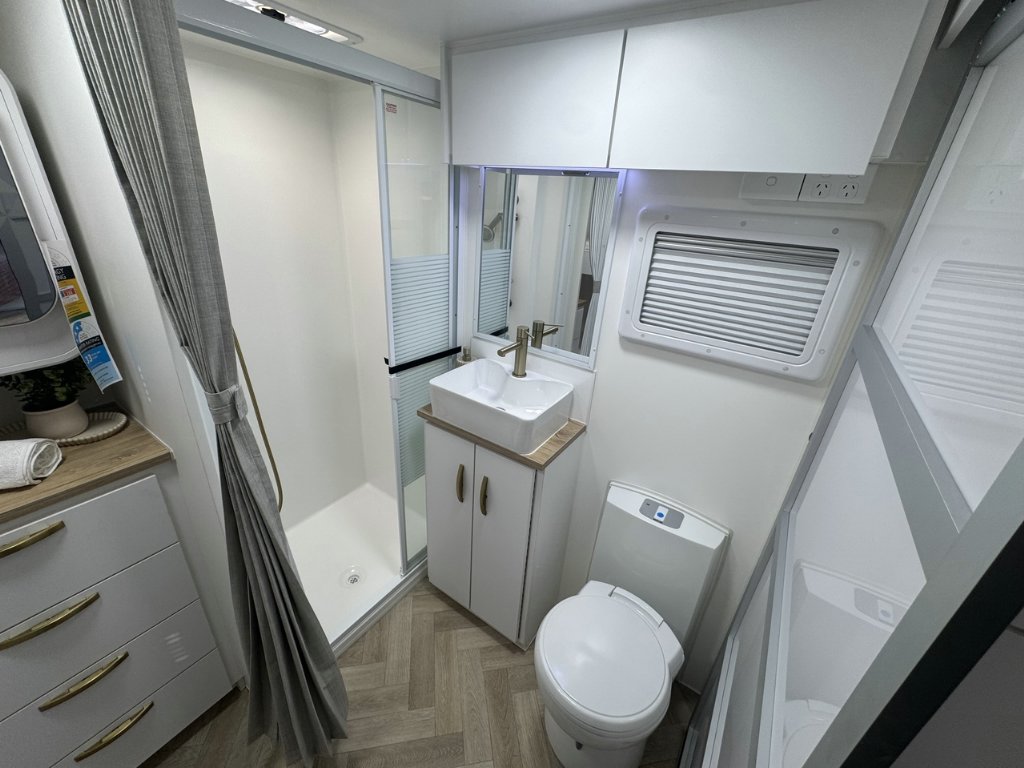 NEW 2026 LEADER CARAVANS GOLD LE CARAVAN 2 AXLE