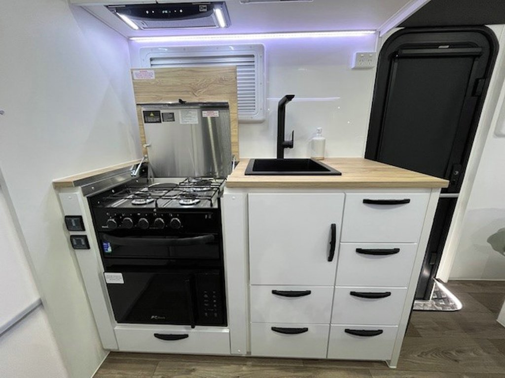 NEW 2026 LEADER CARAVANS GOLD LE CARAVAN 1 AXLE