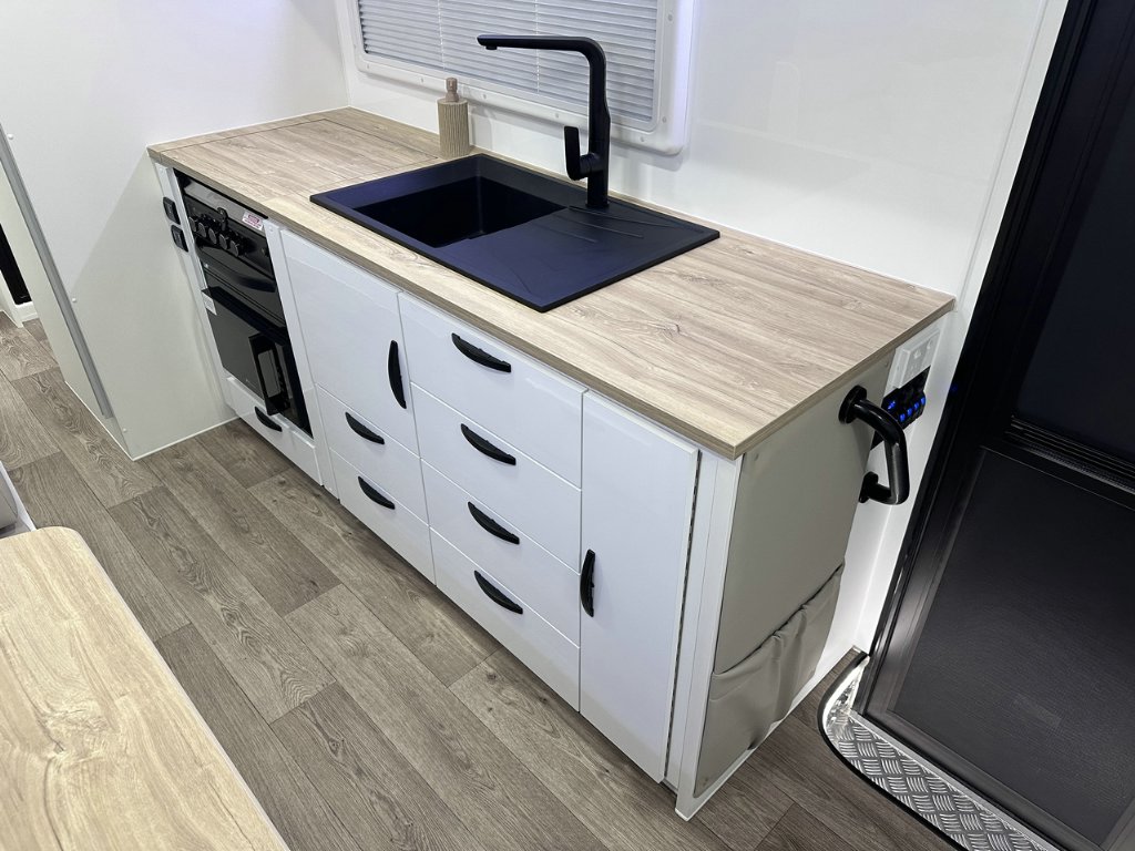NEW 2026 LEADER CARAVANS GOLD LE CARAVAN 2 AXLE