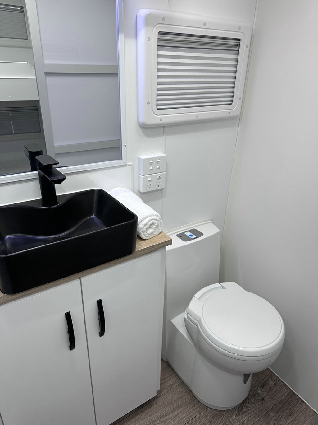 NEW 2026 LEADER CARAVANS GOLD LE CARAVAN 2 AXLE