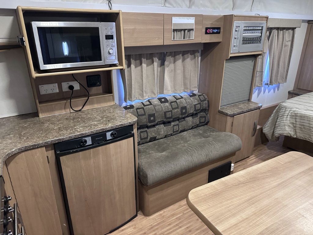 USED 2012 JAYCO STERLING POPTOP 2 AXLE