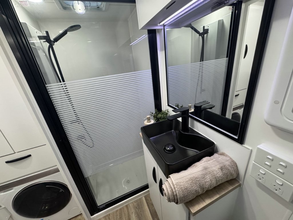 NEW 2026 LEADER CARAVANS GOLD LE CARAVAN 2 AXLE