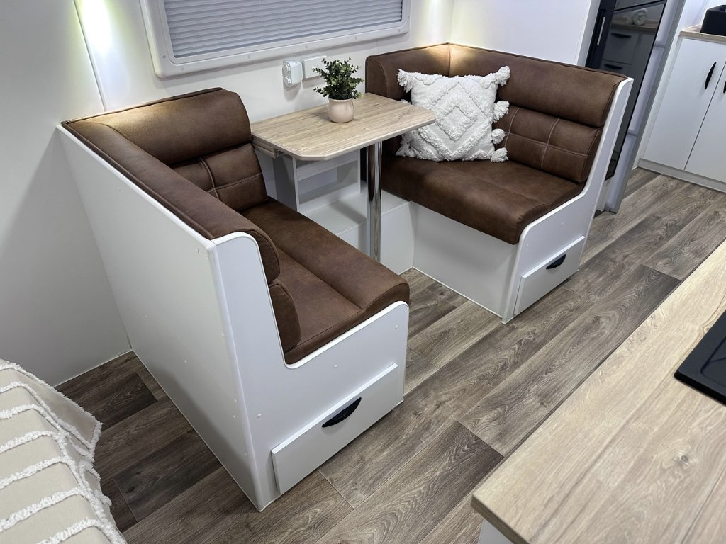 NEW 2026 SUPREME CLASSIC TOURER CARAVAN 2 AXLE