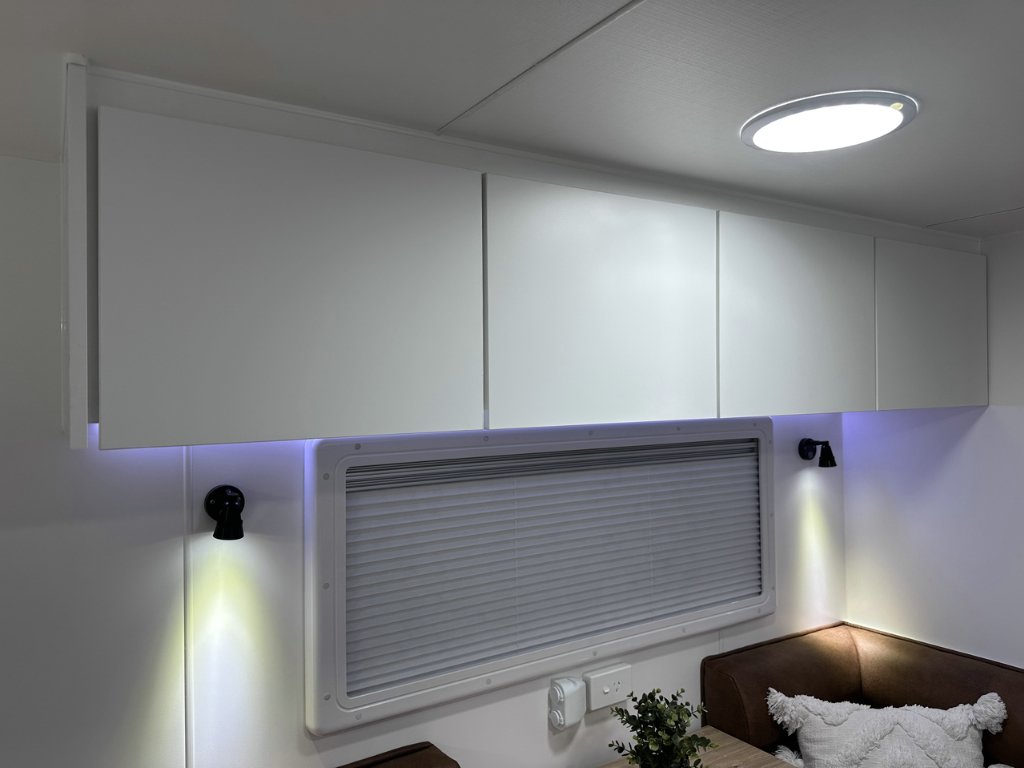 NEW 2026 SUPREME CLASSIC TOURER CARAVAN 2 AXLE