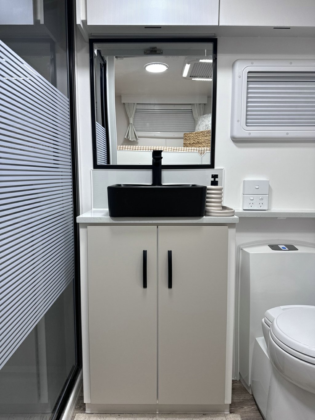 NEW 2026 LEADER CARAVANS XPEDITION CARAVAN 2 AXLE