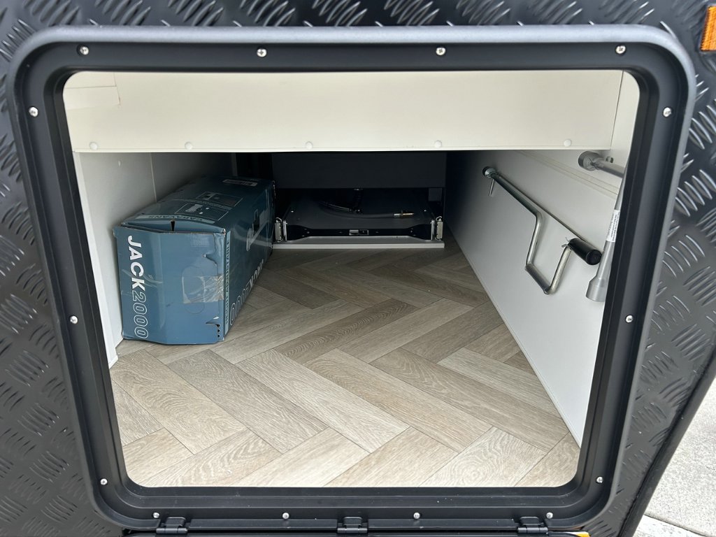 NEW 2026 LEADER CARAVANS GOLD LE DIRT ROADER CARAVAN 2 AXLE