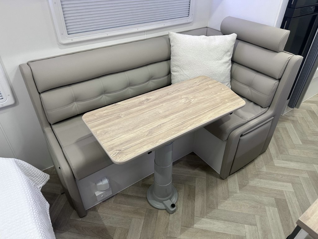 NEW 2026 LEADER CARAVANS GOLD LE DIRT ROADER CARAVAN 2 AXLE