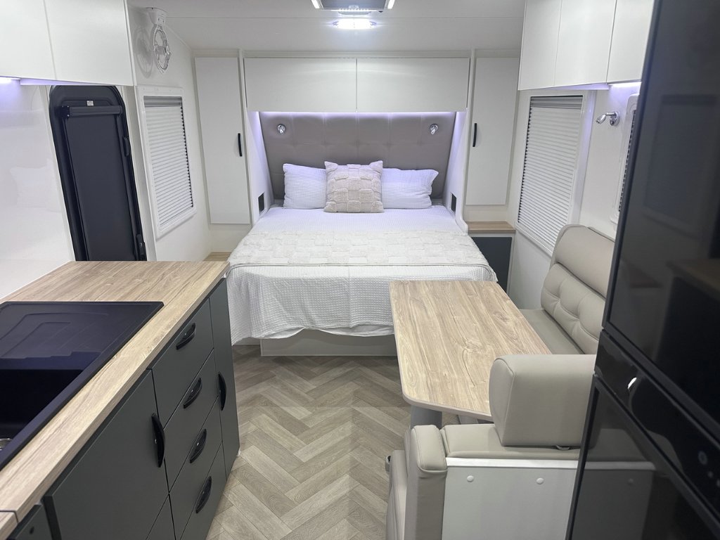 NEW 2026 LEADER CARAVANS GOLD LE DIRT ROADER CARAVAN 2 AXLE