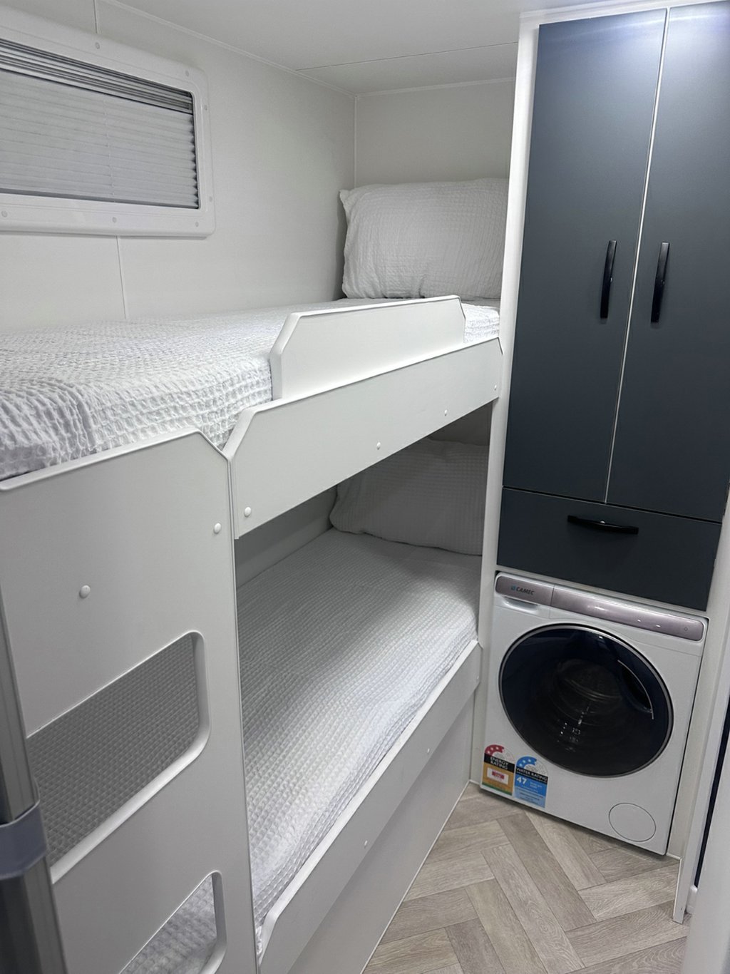 NEW 2026 LEADER CARAVANS GOLD LE DIRT ROADER CARAVAN 2 AXLE