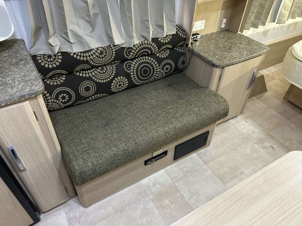 USED 2011 JAYCO DISCOVERY POP TOP 2 AXLE