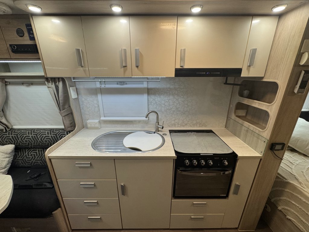USED 2017 JAYCO STARCRAFT OUTBACK CARAVAN 2 AXLE