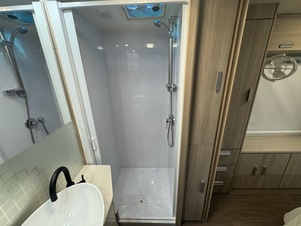 USED 2017 JAYCO STARCRAFT OUTBACK CARAVAN 2 AXLE