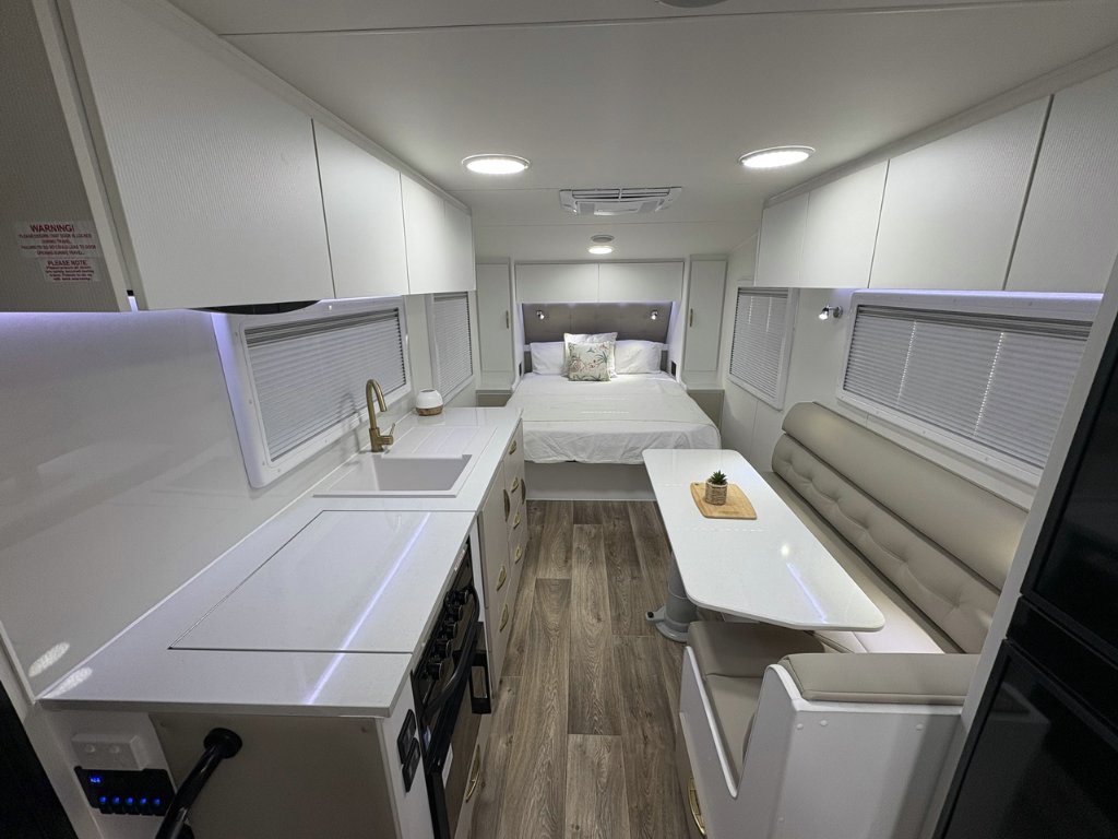 NEW 2026 SUPREME CLASSIC TOURER CARAVAN 2 AXLE