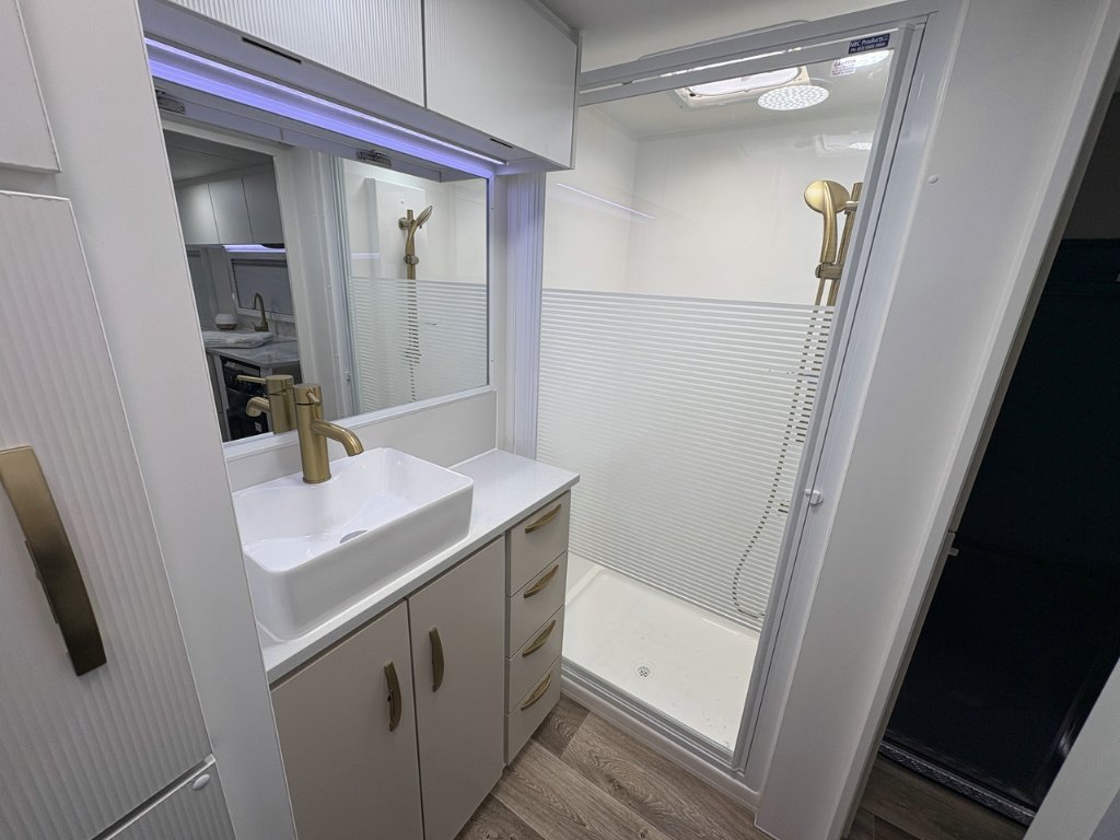 NEW 2026 SUPREME CLASSIC TOURER CARAVAN 2 AXLE