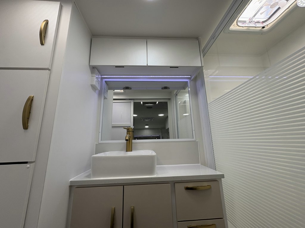 NEW 2026 SUPREME CLASSIC TOURER CARAVAN 2 AXLE