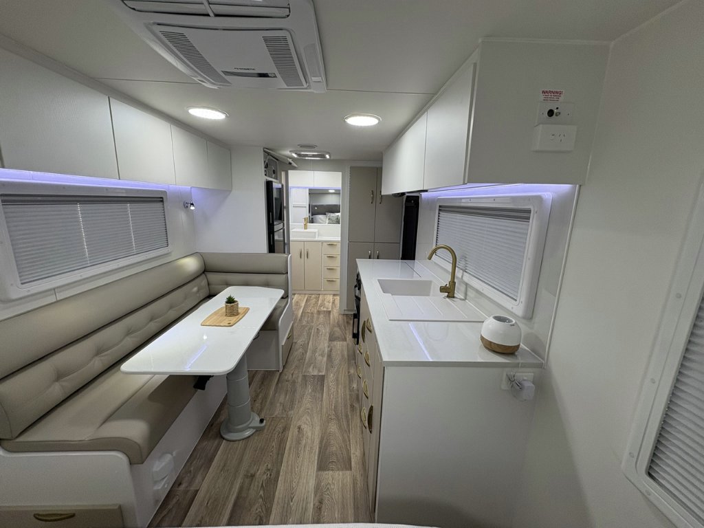 NEW 2026 SUPREME CLASSIC TOURER CARAVAN 2 AXLE