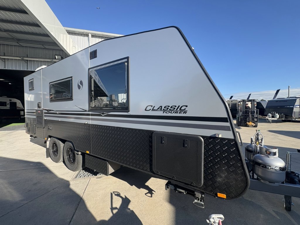 NEW 2026 SUPREME CLASSIC TOURER CARAVAN 2 AXLE