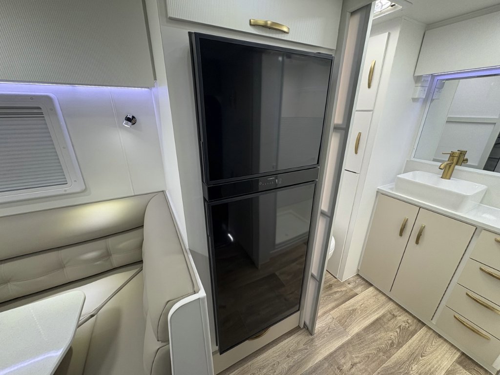 NEW 2026 SUPREME CLASSIC TOURER CARAVAN 2 AXLE