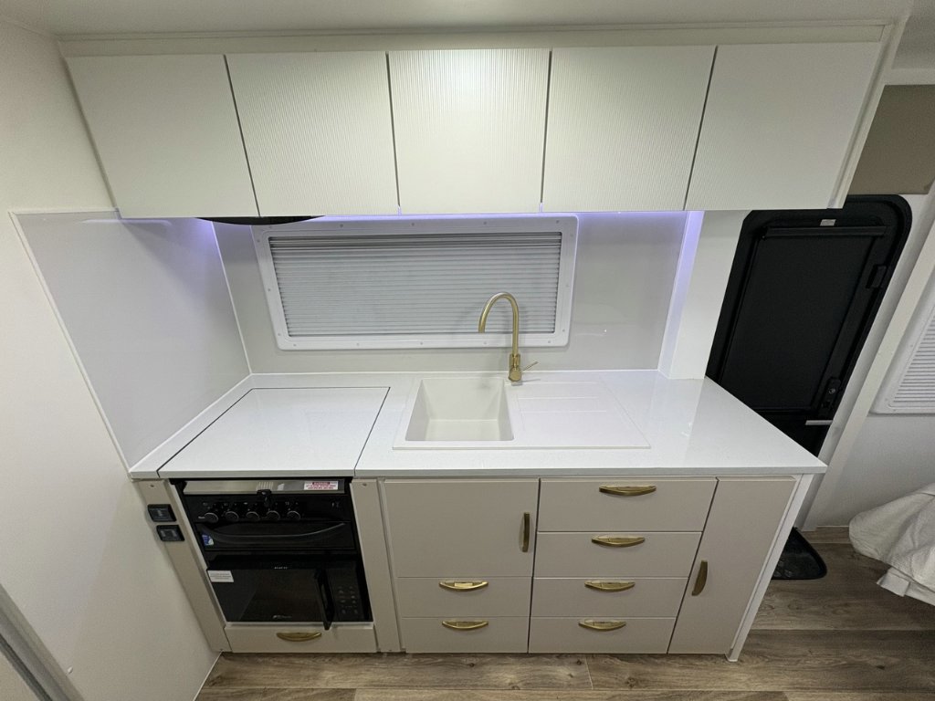 NEW 2026 LEADER CARAVANS GOLD LE CARAVAN 2 AXLE