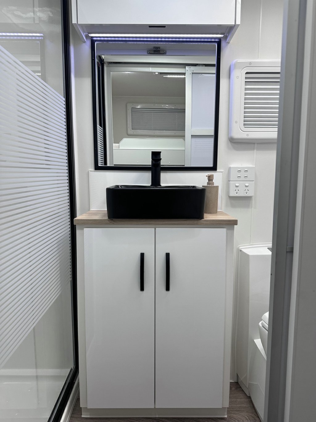 NEW 2026 LEADER CARAVANS GOLD LE CARAVAN 2 AXLE