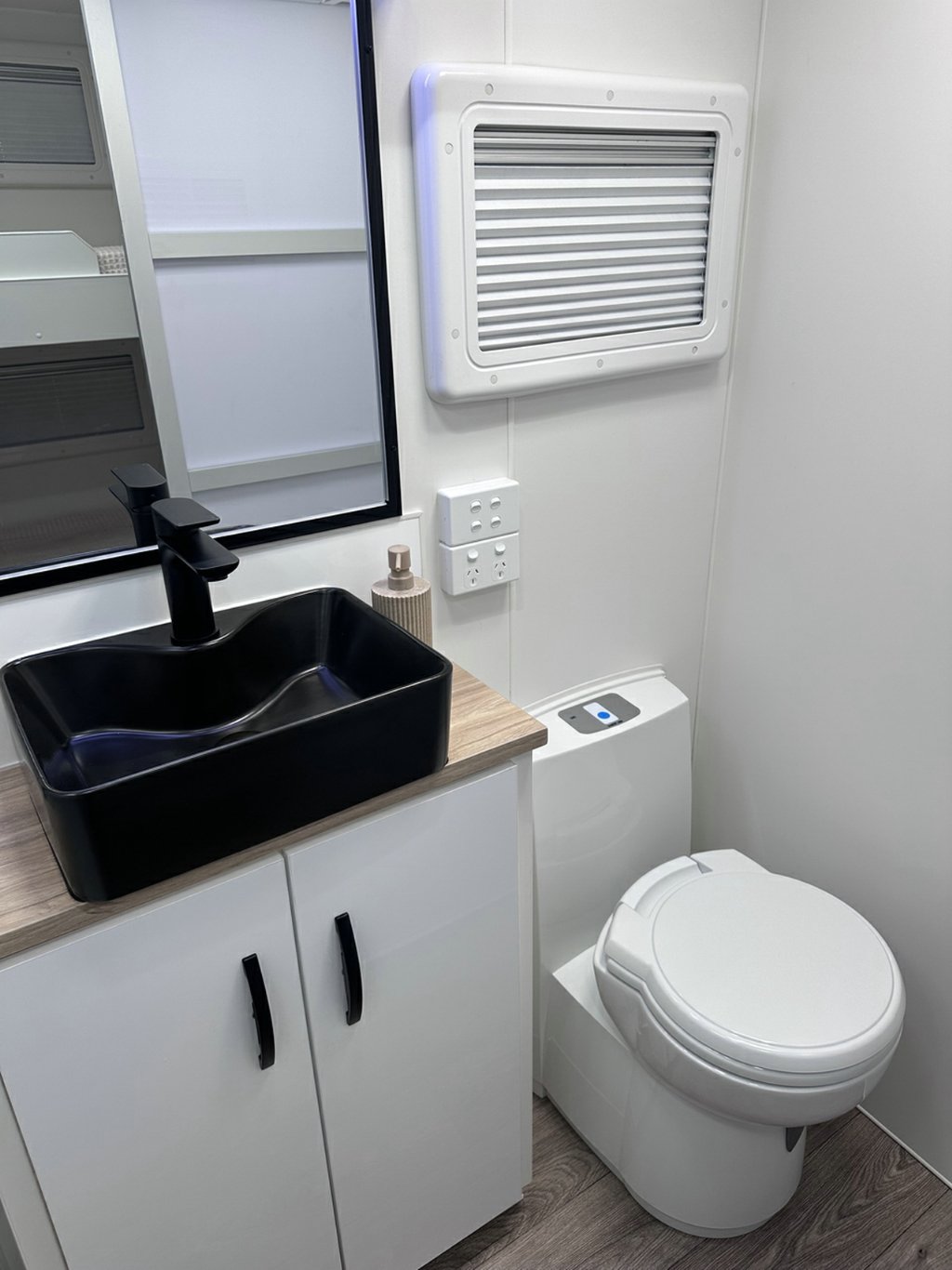 NEW 2026 LEADER CARAVANS GOLD LE CARAVAN 2 AXLE