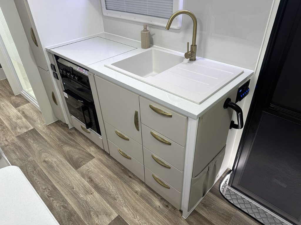 NEW 2026 LEADER CARAVANS GOLD LE CARAVAN 2 AXLE