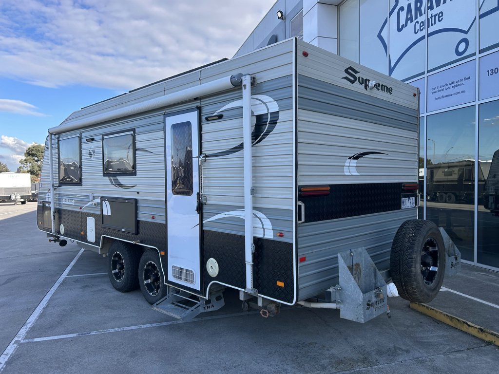 USED 2015 SUPREME EXECUTIVE CARAVAN 2 AXLE
