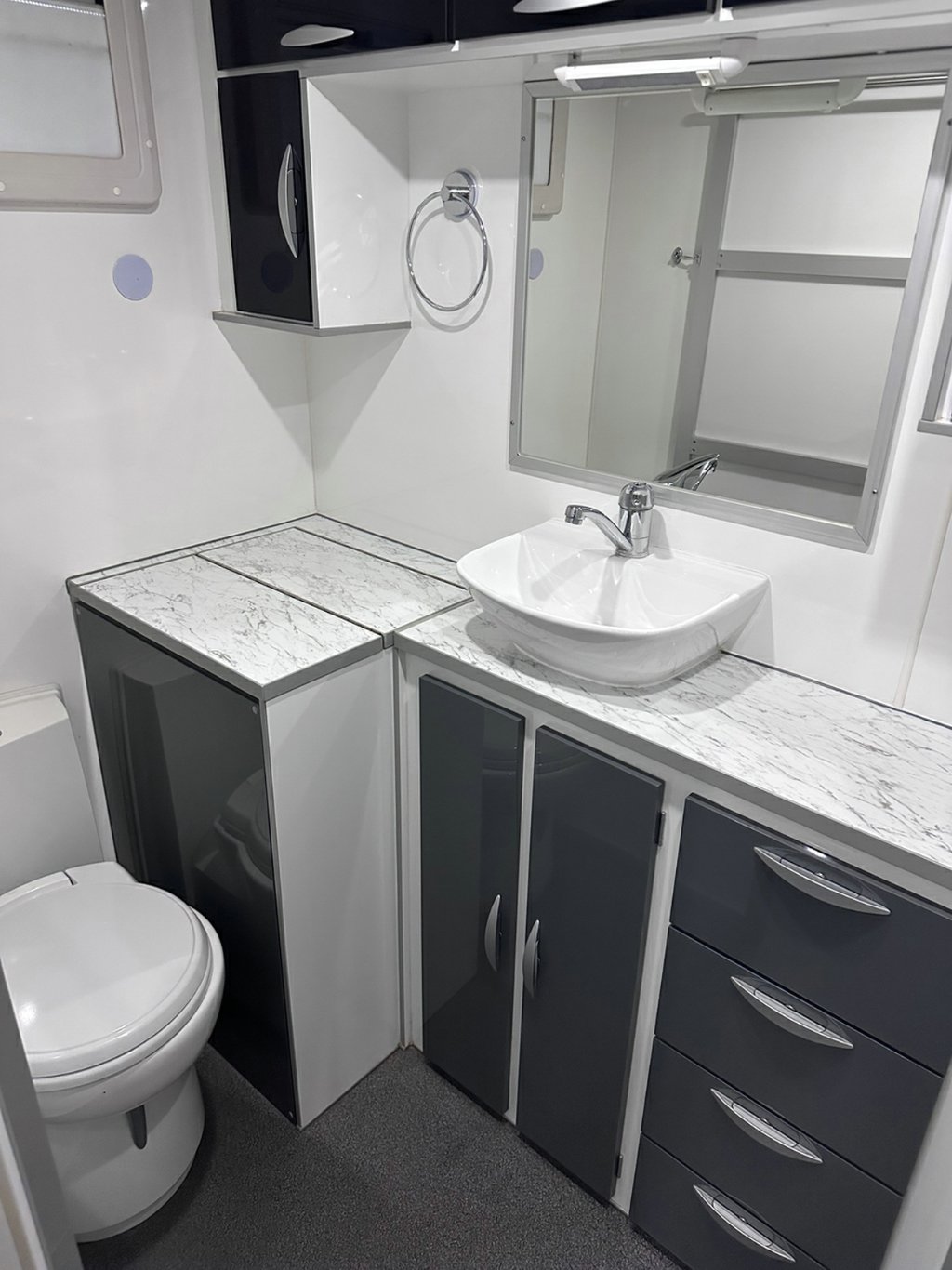 USED 2015 SUPREME EXECUTIVE CARAVAN 2 AXLE