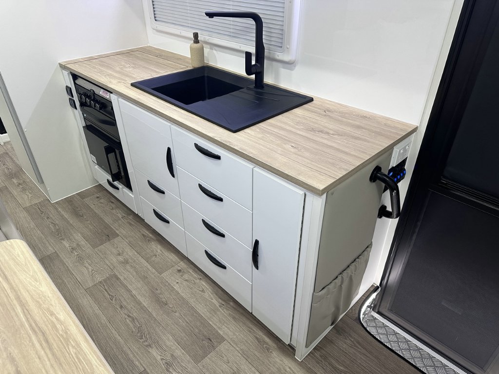 NEW 2026 LEADER CARAVANS GOLD LE CARAVAN 2 AXLE