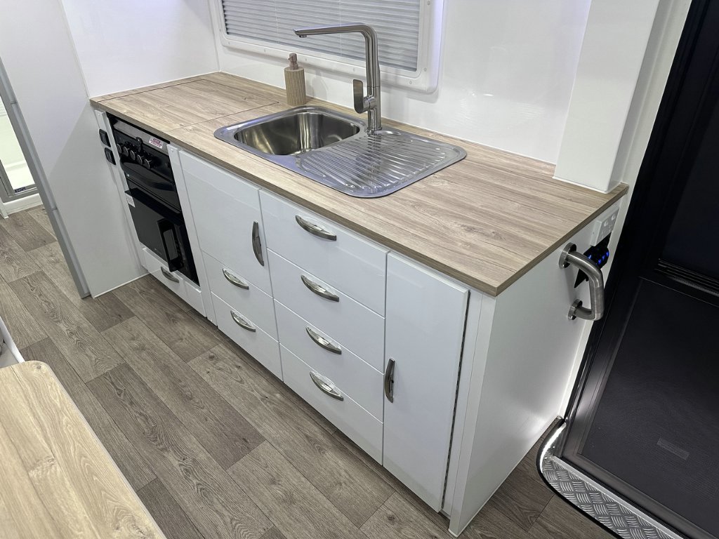 NEW 2026 LEADER CARAVANS GOLD LE CARAVAN 2 AXLE