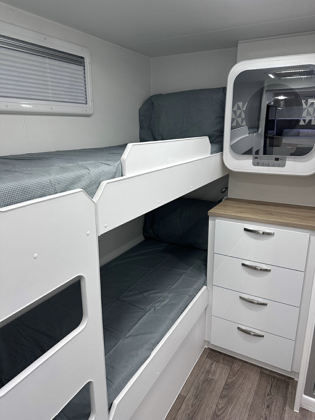 NEW 2026 LEADER CARAVANS GOLD LE CARAVAN 2 AXLE