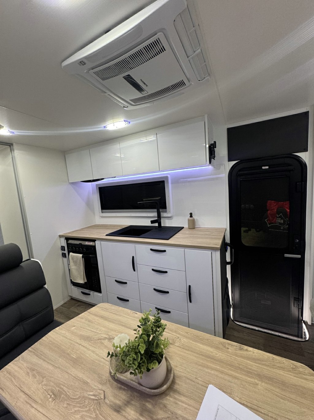 NEW 2026 LEADER CARAVANS GOLD LE CARAVAN 2 AXLE