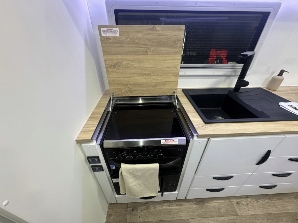 NEW 2026 LEADER CARAVANS GOLD LE CARAVAN 2 AXLE