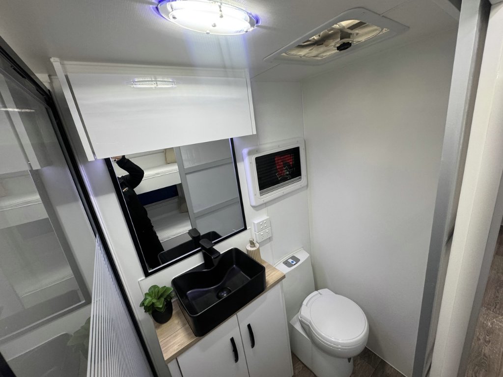 NEW 2026 LEADER CARAVANS GOLD LE CARAVAN 2 AXLE