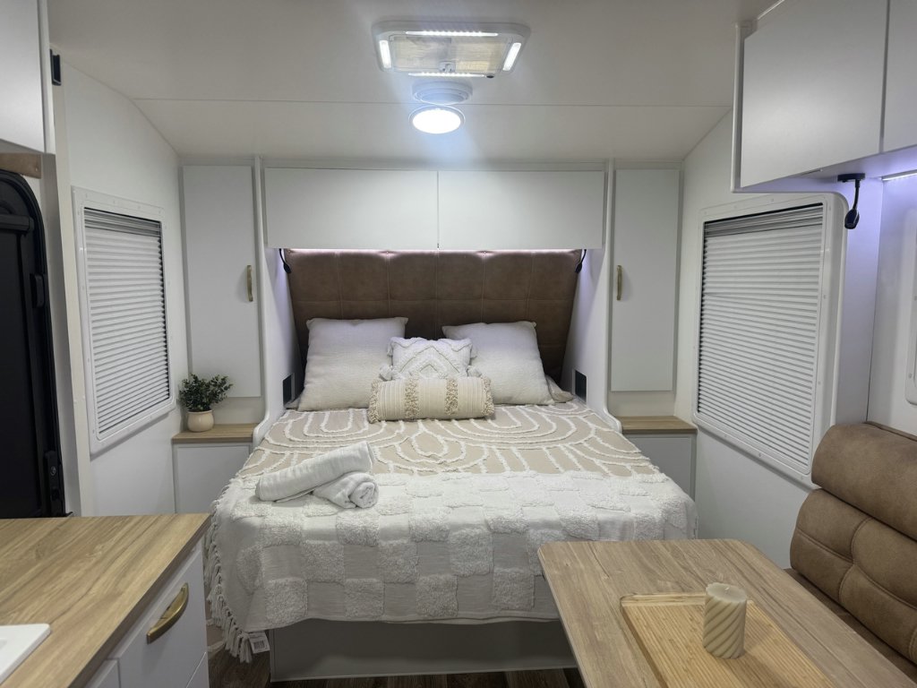 NEW 2026 LEADER CARAVANS GOLD LE CARAVAN 2 AXLE