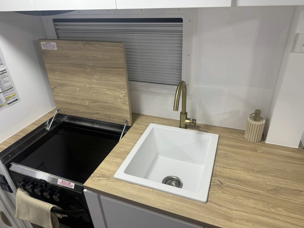 NEW 2026 LEADER CARAVANS GOLD LE CARAVAN 2 AXLE