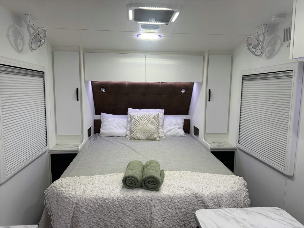 NEW 2026 LEADER CARAVANS GOLD LE DIRT ROADER CARAVAN 2 AXLE