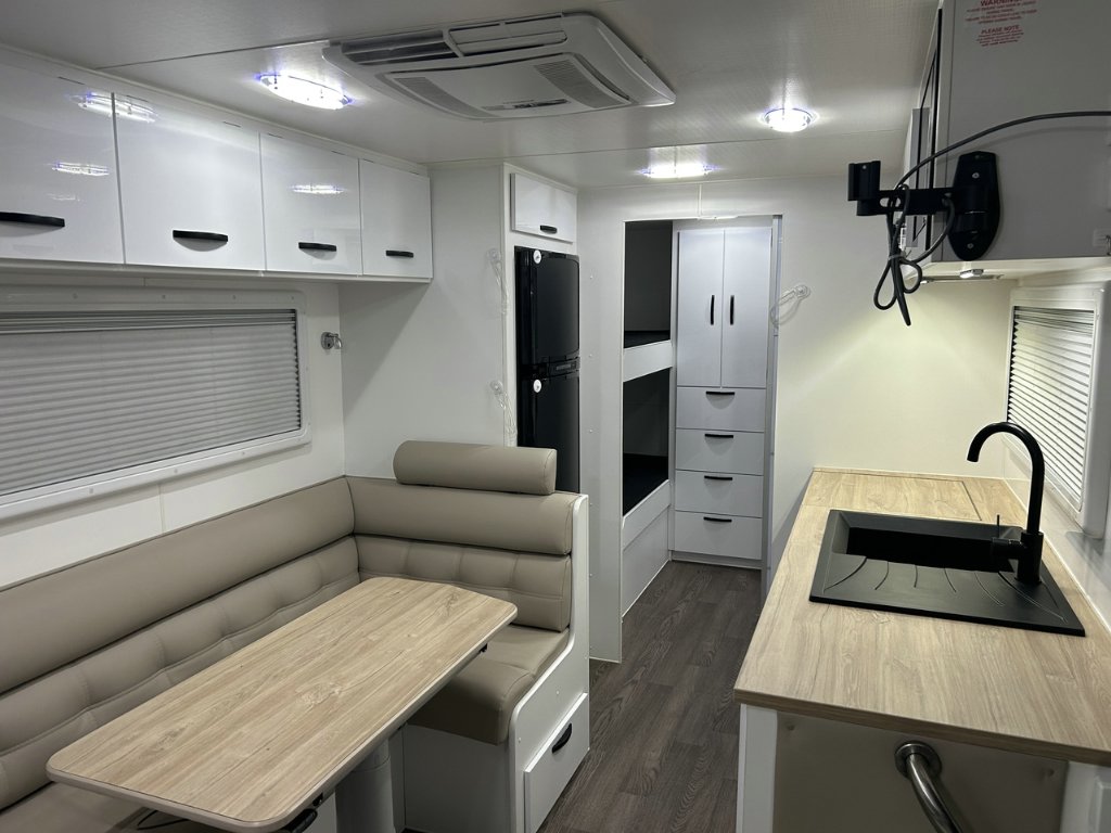USED 2023 LEADER CARAVANS GOLD LE CARAVAN 2 AXLE