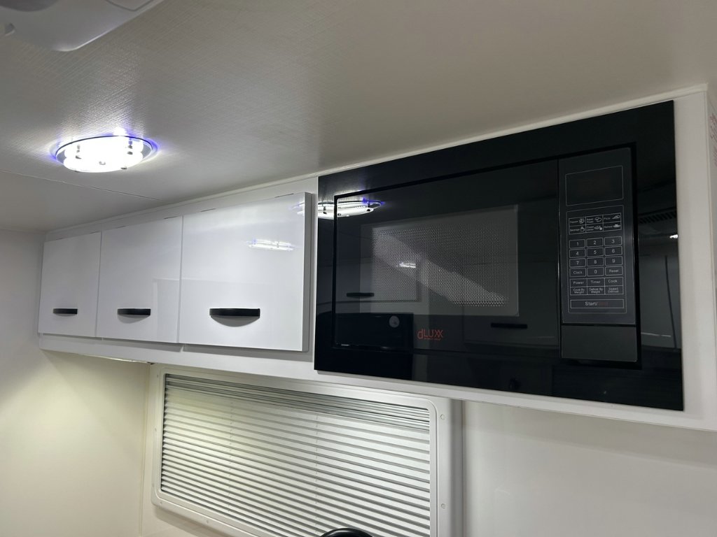 USED 2023 LEADER CARAVANS GOLD LE CARAVAN 2 AXLE