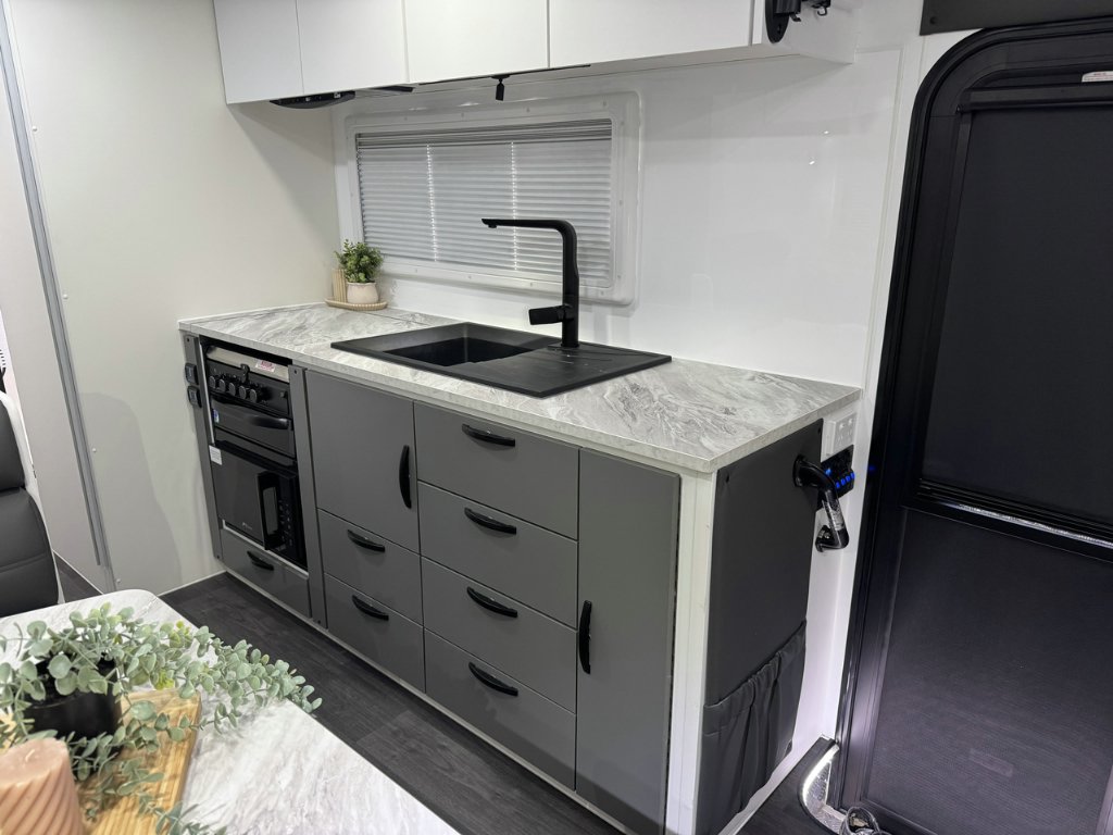 NEW 2026 LEADER CARAVANS GOLD LE CARAVAN 2 AXLE